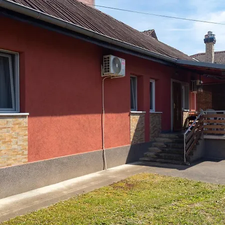 Bakina Kuca 公寓 *